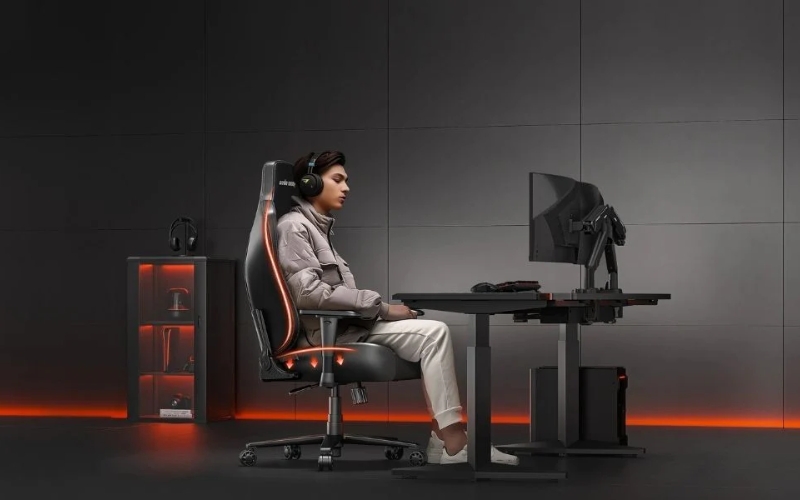 Đặt ghế gaming đúng vị trí so với bàn và màn hình